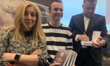На опашка за автографи