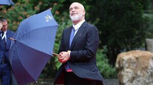 Комичният път към ЕС?