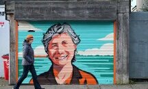 Относно: Катрин Конъли