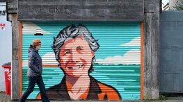 Относно: Катрин Конъли