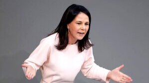 Относно: Аналена Бербок