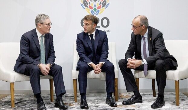 Пленници на бъдещето