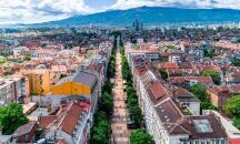 Airbnb София: регулации на хартия, хаос на терен