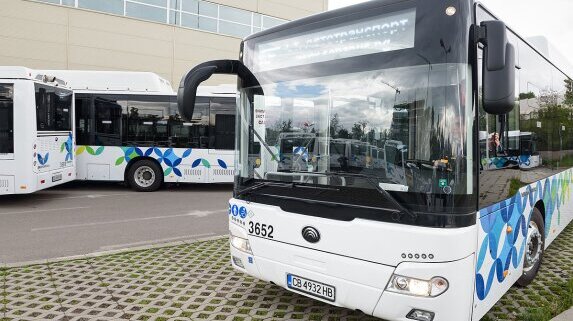 Може ли автобусите в София да бъдат спрени от… Пекин?