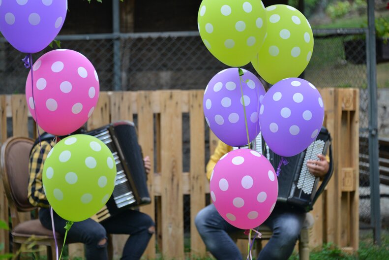 Скъсаните дънки image